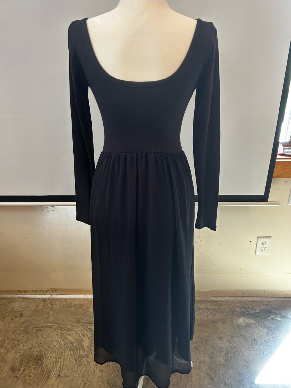 GAP Black Long Sleeve Scoop Neck Maxi Dress - Picture 4 of 5